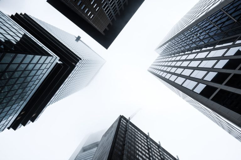 Investissement immobilier SCPI vs classique : comment choisir ?
